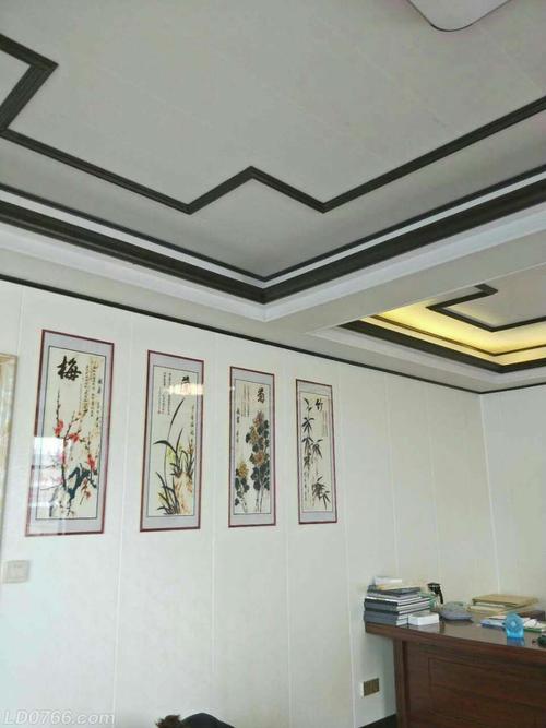 造型集成圓吊頂-入戶式玄關(guān)安裝集成吊頂?shù)姆椒? title=