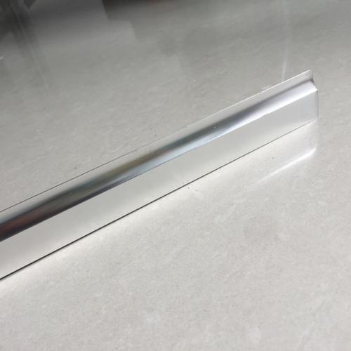 集成吊頂夾腰線-家居吊頂裝修中你不得不知道的集成吊頂材料知識