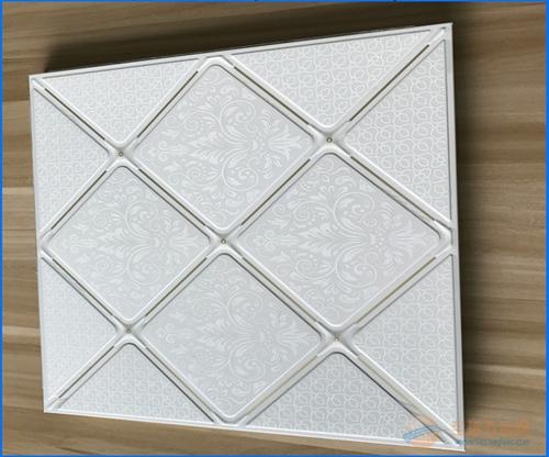 陽臺(tái)集成吊頂-陽臺(tái)吊頂用生態(tài)木還是鋁扣板吊頂